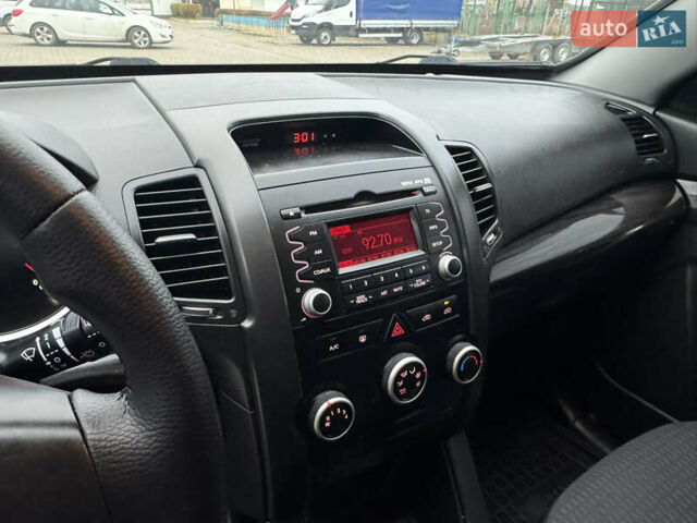 Чорний Кіа Соренто, об'ємом двигуна 2.2 л та пробігом 247 тис. км за 11250 $, фото 37 на Automoto.ua