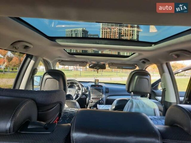 Чорний Кіа Соренто, об'ємом двигуна 2.36 л та пробігом 250 тис. км за 11000 $, фото 6 на Automoto.ua