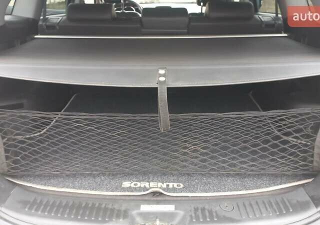 Чорний Кіа Соренто, об'ємом двигуна 2.36 л та пробігом 122 тис. км за 12000 $, фото 10 на Automoto.ua