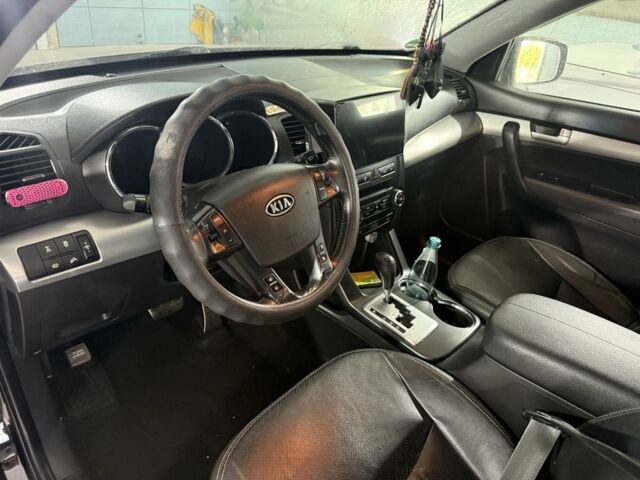 Чорний Кіа Соренто, об'ємом двигуна 2.2 л та пробігом 157 тис. км за 16000 $, фото 6 на Automoto.ua