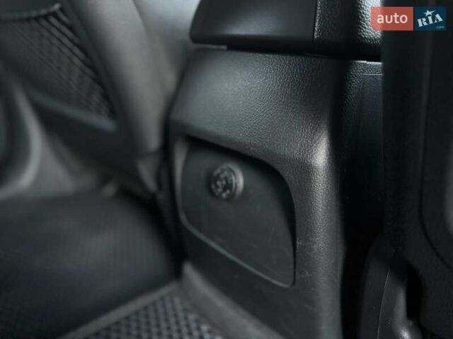 Черный Киа Соренто, объемом двигателя 2.4 л и пробегом 186 тыс. км за 13800 $, фото 26 на Automoto.ua