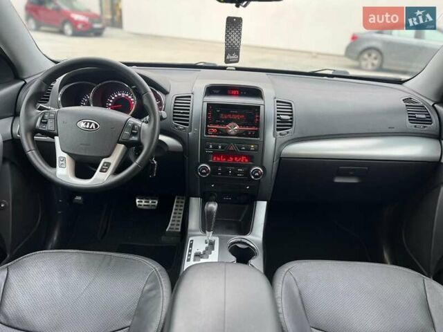 Чорний Кіа Соренто, об'ємом двигуна 2.2 л та пробігом 218 тис. км за 13800 $, фото 13 на Automoto.ua