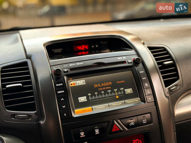 Чорний Кіа Соренто, об'ємом двигуна 2.2 л та пробігом 250 тис. км за 12999 $, фото 14 на Automoto.ua