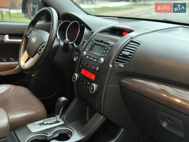 Чорний Кіа Соренто, об'ємом двигуна 2.2 л та пробігом 215 тис. км за 13150 $, фото 50 на Automoto.ua