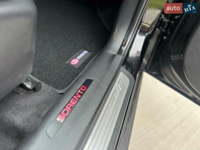 Чорний Кіа Соренто, об'ємом двигуна 2.2 л та пробігом 218 тис. км за 13800 $, фото 24 на Automoto.ua