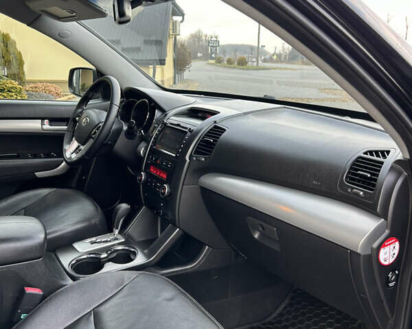 Черный Киа Соренто, объемом двигателя 2.2 л и пробегом 215 тыс. км за 13700 $, фото 44 на Automoto.ua