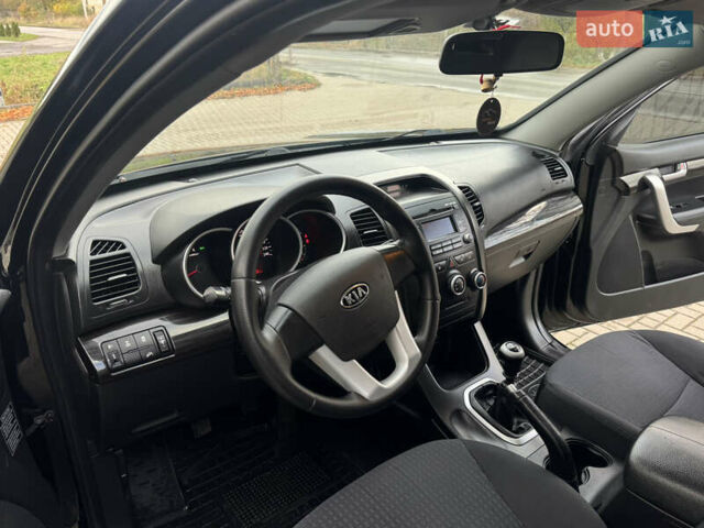 Черный Киа Соренто, объемом двигателя 2.2 л и пробегом 247 тыс. км за 11750 $, фото 27 на Automoto.ua