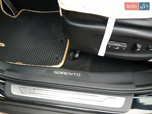 Черный Киа Соренто, объемом двигателя 2.2 л и пробегом 123 тыс. км за 13800 $, фото 12 на Automoto.ua