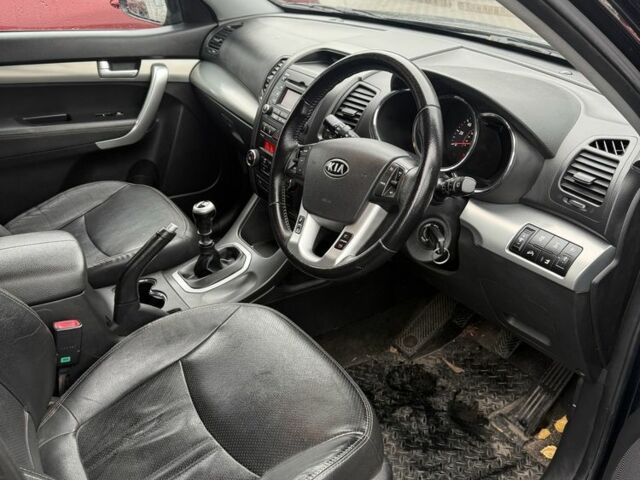 Черный Киа Соренто, объемом двигателя 2.2 л и пробегом 180 тыс. км за 4800 $, фото 3 на Automoto.ua