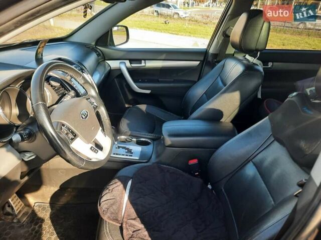 Чорний Кіа Соренто, об'ємом двигуна 2.36 л та пробігом 250 тис. км за 11000 $, фото 17 на Automoto.ua