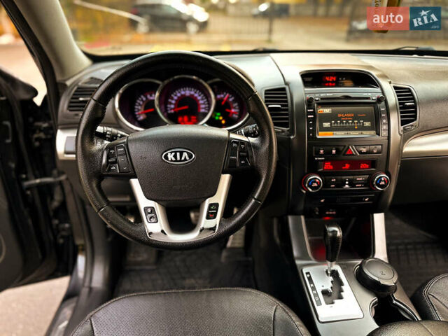 Чорний Кіа Соренто, об'ємом двигуна 2.2 л та пробігом 250 тис. км за 12999 $, фото 13 на Automoto.ua