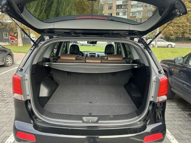 Чорний Кіа Соренто, об'ємом двигуна 2.2 л та пробігом 211 тис. км за 15400 $, фото 10 на Automoto.ua