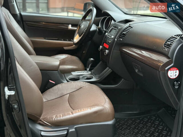 Чорний Кіа Соренто, об'ємом двигуна 2.2 л та пробігом 215 тис. км за 13150 $, фото 2 на Automoto.ua