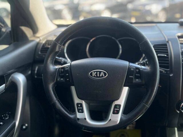 Чорний Кіа Соренто, об'ємом двигуна 2.2 л та пробігом 255 тис. км за 14500 $, фото 13 на Automoto.ua