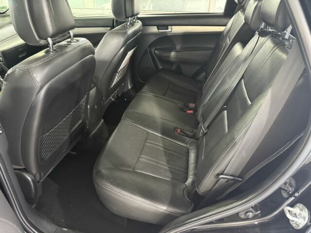 Чорний Кіа Соренто, об'ємом двигуна 2.2 л та пробігом 157 тис. км за 16000 $, фото 7 на Automoto.ua