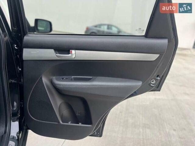 Чорний Кіа Соренто, об'ємом двигуна 2.2 л та пробігом 218 тис. км за 13800 $, фото 20 на Automoto.ua