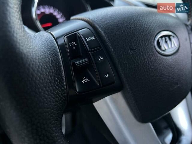 Черный Киа Соренто, объемом двигателя 2.4 л и пробегом 186 тыс. км за 13800 $, фото 51 на Automoto.ua