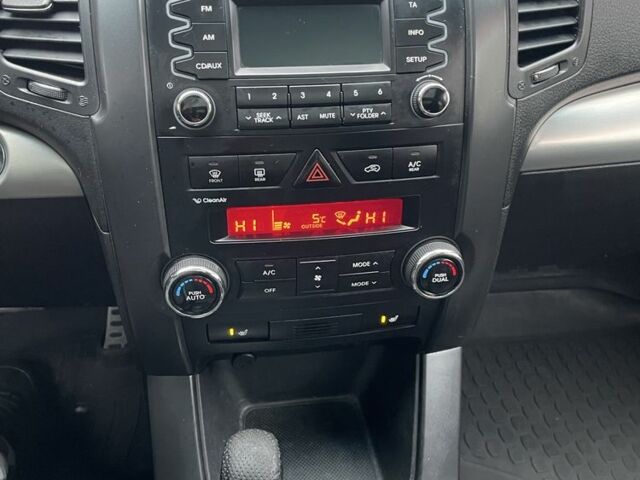 Черный Киа Соренто, объемом двигателя 2.2 л и пробегом 247 тыс. км за 11999 $, фото 18 на Automoto.ua