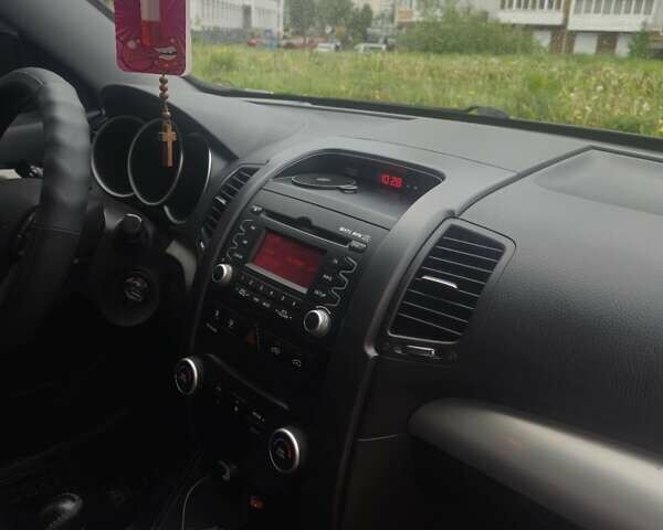 Черный Киа Соренто, объемом двигателя 2.2 л и пробегом 183 тыс. км за 13850 $, фото 11 на Automoto.ua