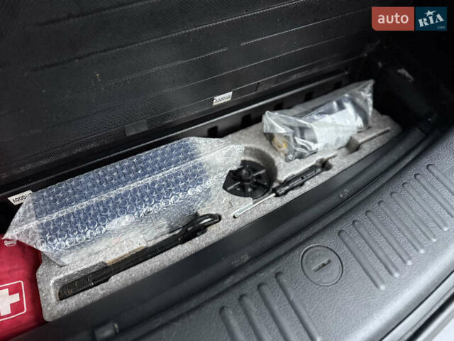 Чорний Кіа Соренто, об'ємом двигуна 2.2 л та пробігом 215 тис. км за 13150 $, фото 40 на Automoto.ua
