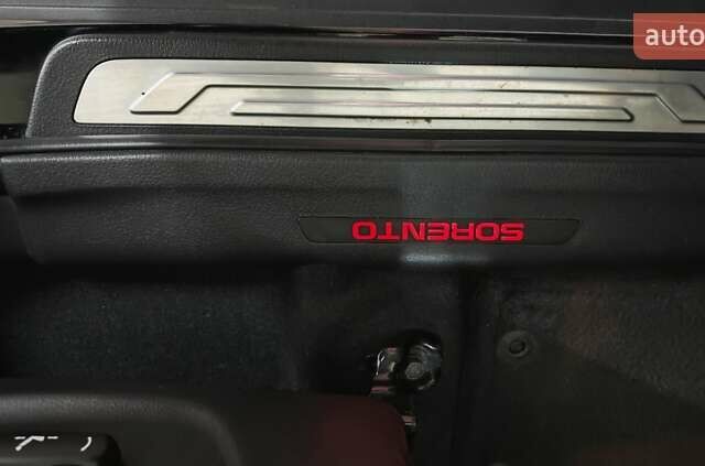 Чорний Кіа Соренто, об'ємом двигуна 0 л та пробігом 194 тис. км за 14800 $, фото 69 на Automoto.ua