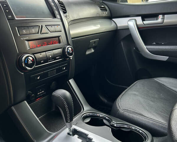 Черный Киа Соренто, объемом двигателя 2.2 л и пробегом 215 тыс. км за 13700 $, фото 57 на Automoto.ua