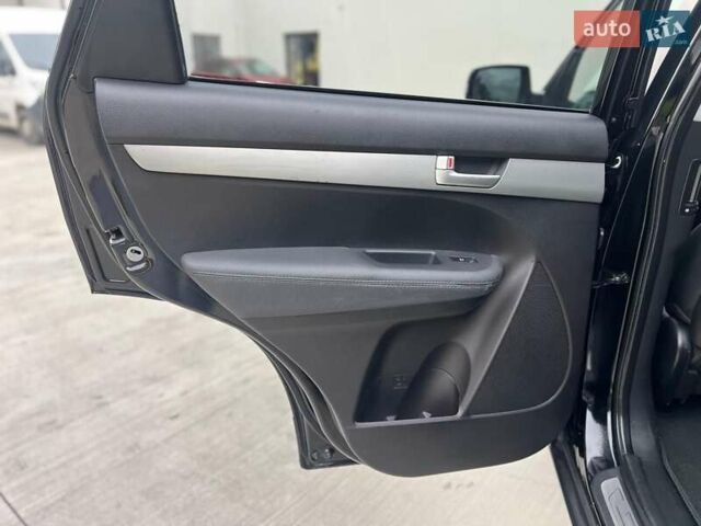 Чорний Кіа Соренто, об'ємом двигуна 2.2 л та пробігом 218 тис. км за 13800 $, фото 19 на Automoto.ua