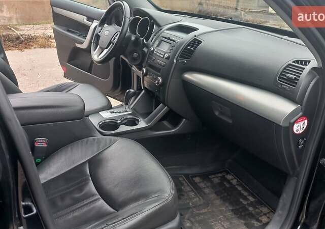 Чорний Кіа Соренто, об'ємом двигуна 2.36 л та пробігом 122 тис. км за 12000 $, фото 6 на Automoto.ua