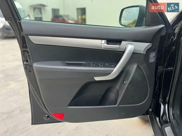 Чорний Кіа Соренто, об'ємом двигуна 2.2 л та пробігом 218 тис. км за 13800 $, фото 15 на Automoto.ua