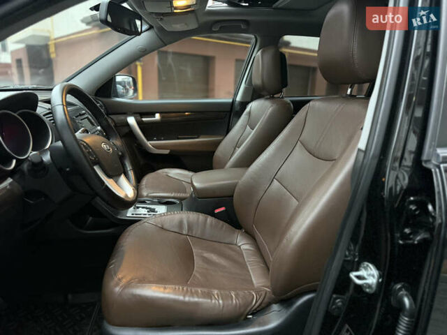 Чорний Кіа Соренто, об'ємом двигуна 2.2 л та пробігом 215 тис. км за 13150 $, фото 23 на Automoto.ua
