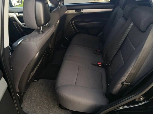 Черный Киа Соренто, объемом двигателя 0 л и пробегом 235 тыс. км за 11550 $, фото 7 на Automoto.ua