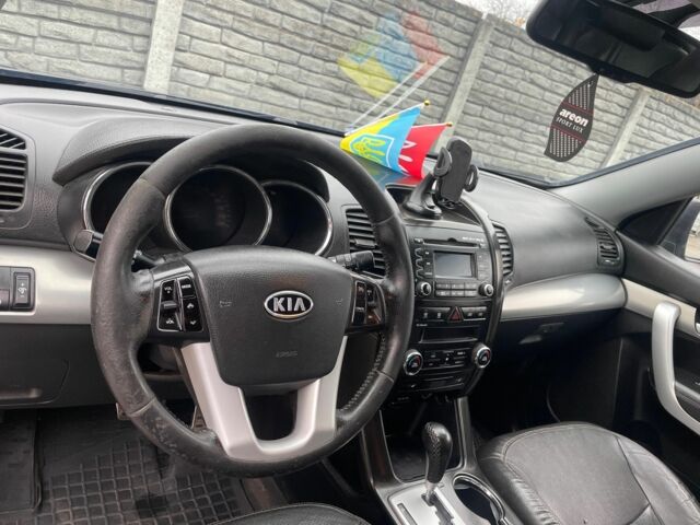 Чорний Кіа Соренто, об'ємом двигуна 2.4 л та пробігом 256 тис. км за 12000 $, фото 2 на Automoto.ua