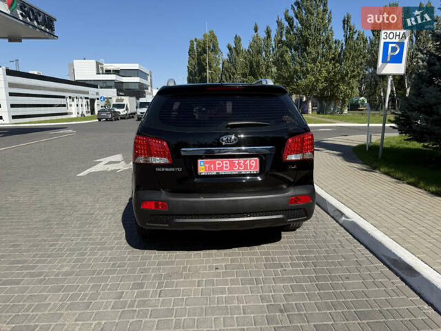 Черный Киа Соренто, объемом двигателя 2.2 л и пробегом 183 тыс. км за 13500 $, фото 2 на Automoto.ua