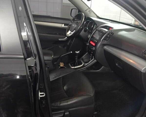 Черный Киа Соренто, объемом двигателя 2.2 л и пробегом 284 тыс. км за 12800 $, фото 6 на Automoto.ua