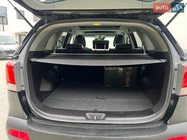 Чорний Кіа Соренто, об'ємом двигуна 2.2 л та пробігом 218 тис. км за 13800 $, фото 3 на Automoto.ua