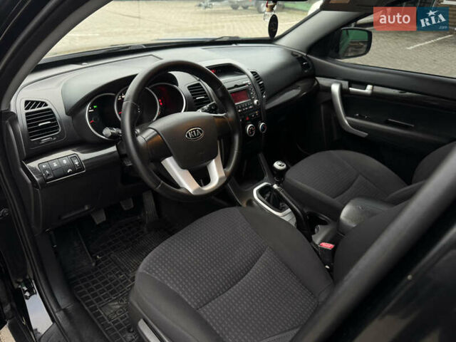 Чорний Кіа Соренто, об'ємом двигуна 2.2 л та пробігом 247 тис. км за 11250 $, фото 34 на Automoto.ua