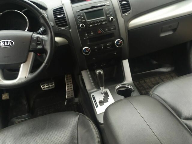 Чорний Кіа Соренто, об'ємом двигуна 2.4 л та пробігом 127 тис. км за 12000 $, фото 3 на Automoto.ua