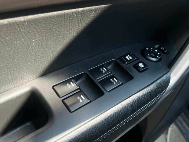 Чорний Кіа Соренто, об'ємом двигуна 2.2 л та пробігом 255 тис. км за 14500 $, фото 8 на Automoto.ua