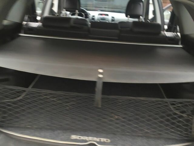 Чорний Кіа Соренто, об'ємом двигуна 2.4 л та пробігом 127 тис. км за 12000 $, фото 5 на Automoto.ua