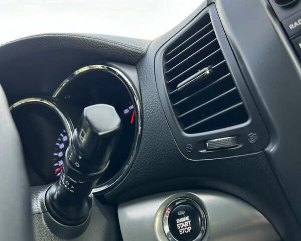 Черный Киа Соренто, объемом двигателя 2.2 л и пробегом 215 тыс. км за 13700 $, фото 64 на Automoto.ua