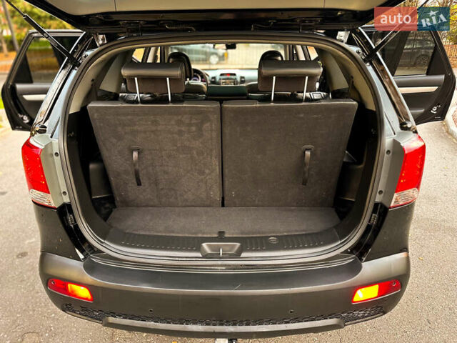 Чорний Кіа Соренто, об'ємом двигуна 2.2 л та пробігом 250 тис. км за 12999 $, фото 18 на Automoto.ua