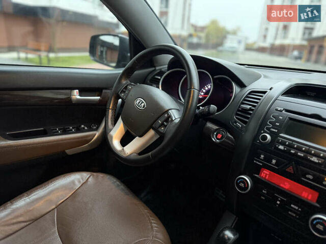 Чорний Кіа Соренто, об'ємом двигуна 2.2 л та пробігом 215 тис. км за 13150 $, фото 54 на Automoto.ua