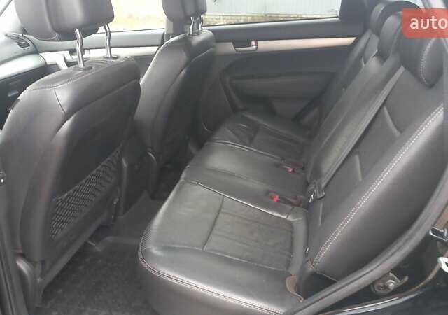 Чорний Кіа Соренто, об'ємом двигуна 2.36 л та пробігом 122 тис. км за 12000 $, фото 8 на Automoto.ua