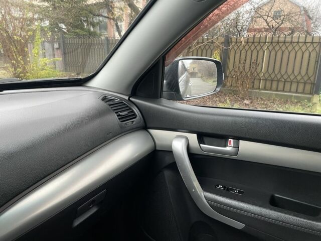 Черный Киа Соренто, объемом двигателя 2.2 л и пробегом 247 тыс. км за 11999 $, фото 15 на Automoto.ua