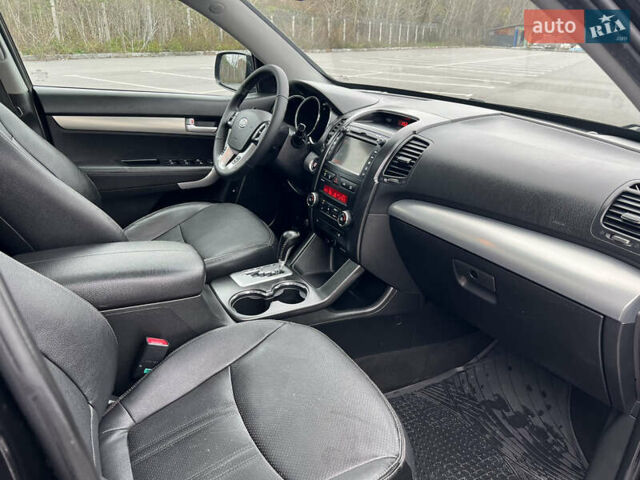 Черный Киа Соренто, объемом двигателя 2.2 л и пробегом 199 тыс. км за 15500 $, фото 25 на Automoto.ua