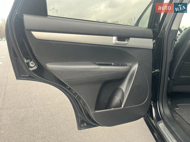 Черный Киа Соренто, объемом двигателя 2.2 л и пробегом 199 тыс. км за 15500 $, фото 15 на Automoto.ua