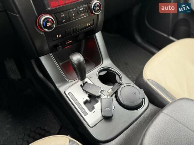 Чорний Кіа Соренто, об'ємом двигуна 2.2 л та пробігом 213 тис. км за 14499 $, фото 31 на Automoto.ua