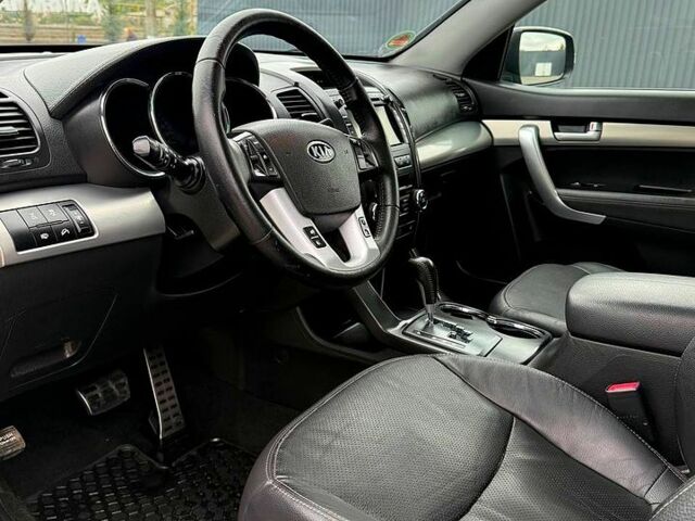 Черный Киа Соренто, объемом двигателя 2.2 л и пробегом 188 тыс. км за 15700 $, фото 3 на Automoto.ua