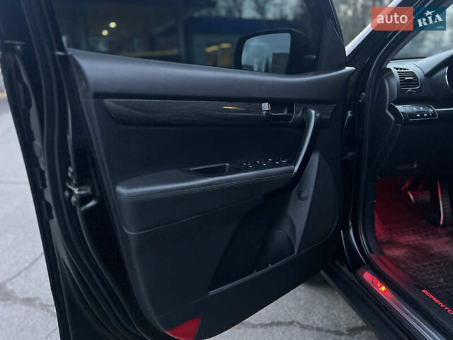 Чорний Кіа Соренто, об'ємом двигуна 2.2 л та пробігом 179 тис. км за 14699 $, фото 6 на Automoto.ua
