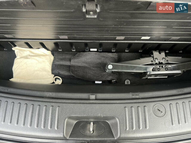 Черный Киа Соренто, объемом двигателя 2.2 л и пробегом 203 тыс. км за 15500 $, фото 29 на Automoto.ua
